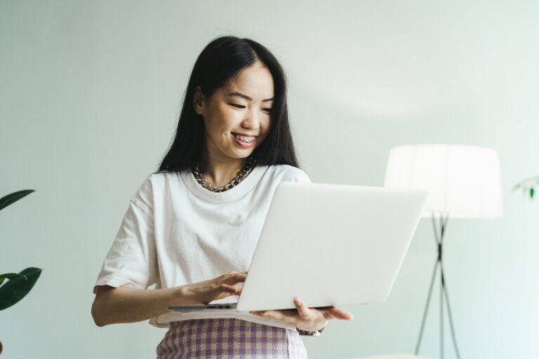 ¿Quieres proteger tus ojos de las pantallas? ¡Pon en práctica estos consejos!